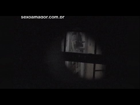 ❤️ Бландзінка таемна здымаецца на відэа з суседскага вуаерыста, схаванага за пустымі цэгламі ❌ Якаснае порна на be.verhentai.ru