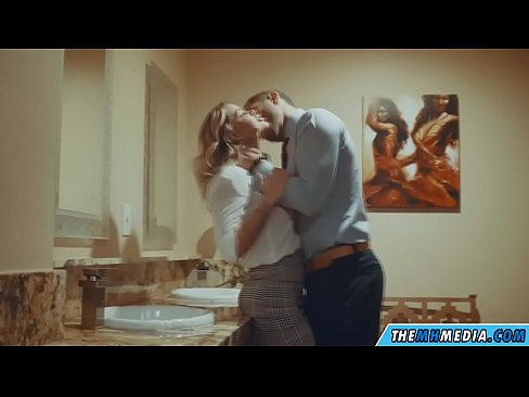 ❤️ Калі грудастая бландынка спакушае цябе ў грамадскім туалете ❌ Якаснае порна на be.verhentai.ru